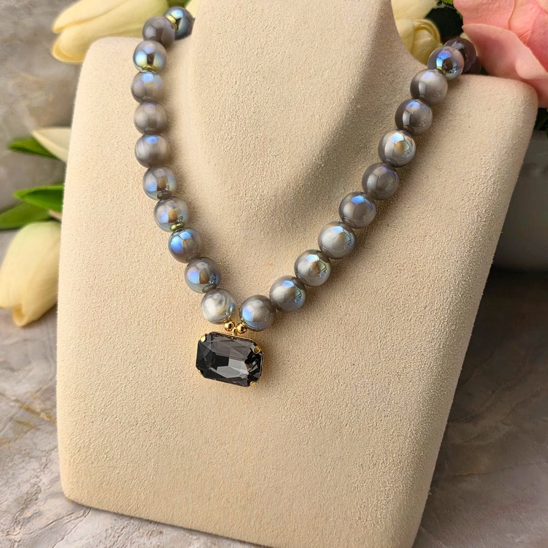 Grey Bead With Pendant Necklace Jewelry Golden Stella